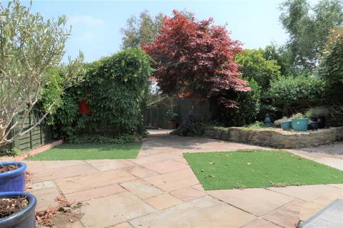 18 Cennin Pedr, Barry, CF63 1DF