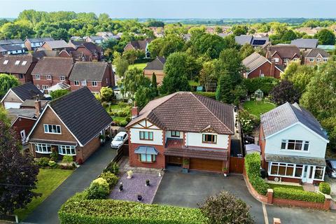 4 bedroom detached house for sale, Station Road, Hesketh Bank, Preston