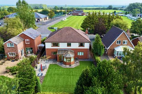 4 bedroom detached house for sale, Station Road, Hesketh Bank, Preston