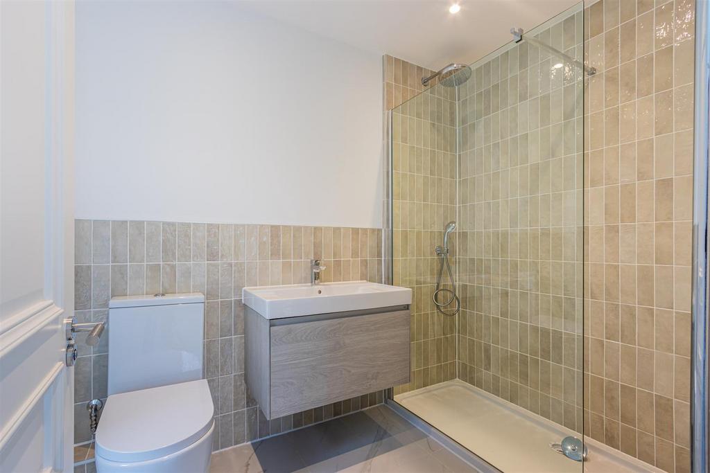 Bedroom 5 En Suite