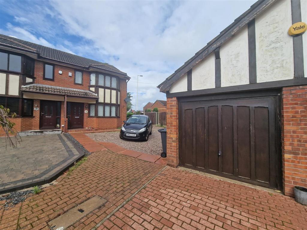 The Pastures, Crossens, Southport 3 bed semidetached house for sale