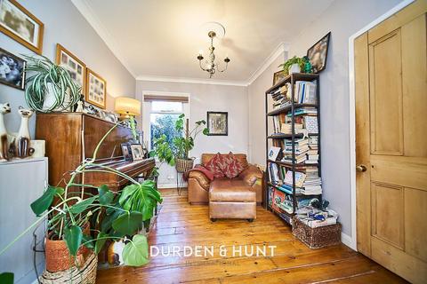 3 bedroom end of terrace house for sale, Prospect Road, Woodford Green, IG8