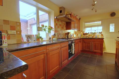 368 Longford Lane, Gloucester, GL2 9BX