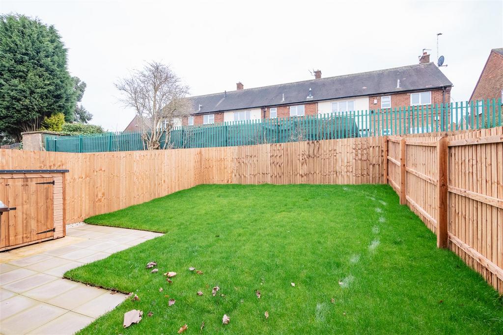 Collingham Crescent, Nottingham, NG5 2 bed terraced house to rent £