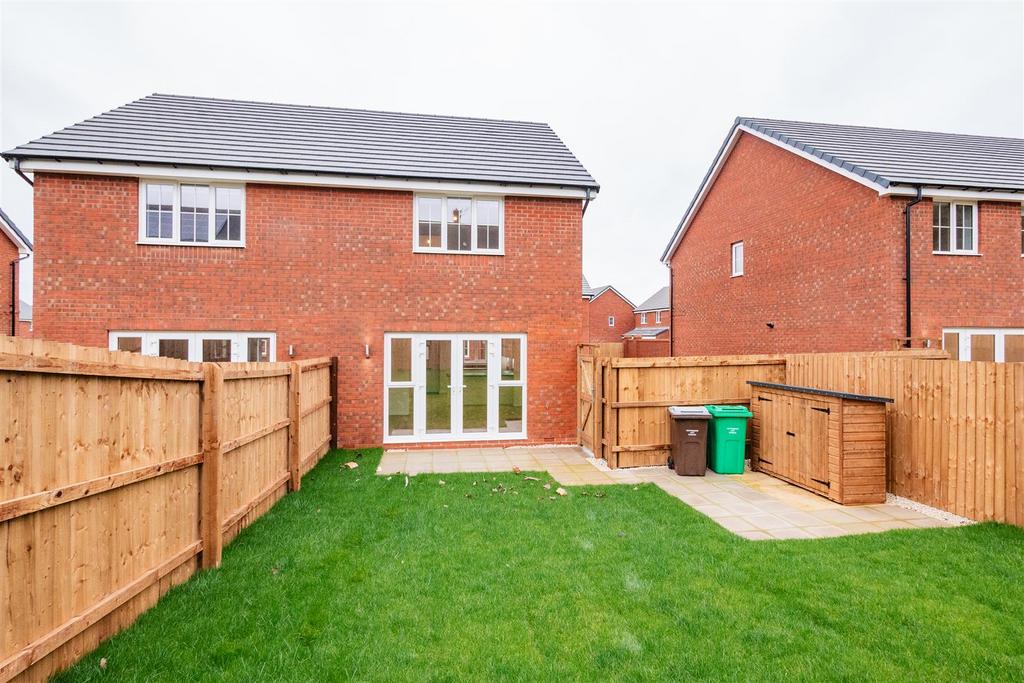Collingham Crescent, Nottingham, NG5 2 bed terraced house to rent £1,100 pcm (£254 pw)