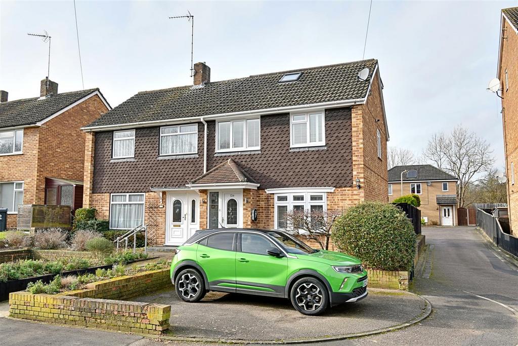Cecil Road, Hertford SG13 3 bed semidetached house for sale £475,000