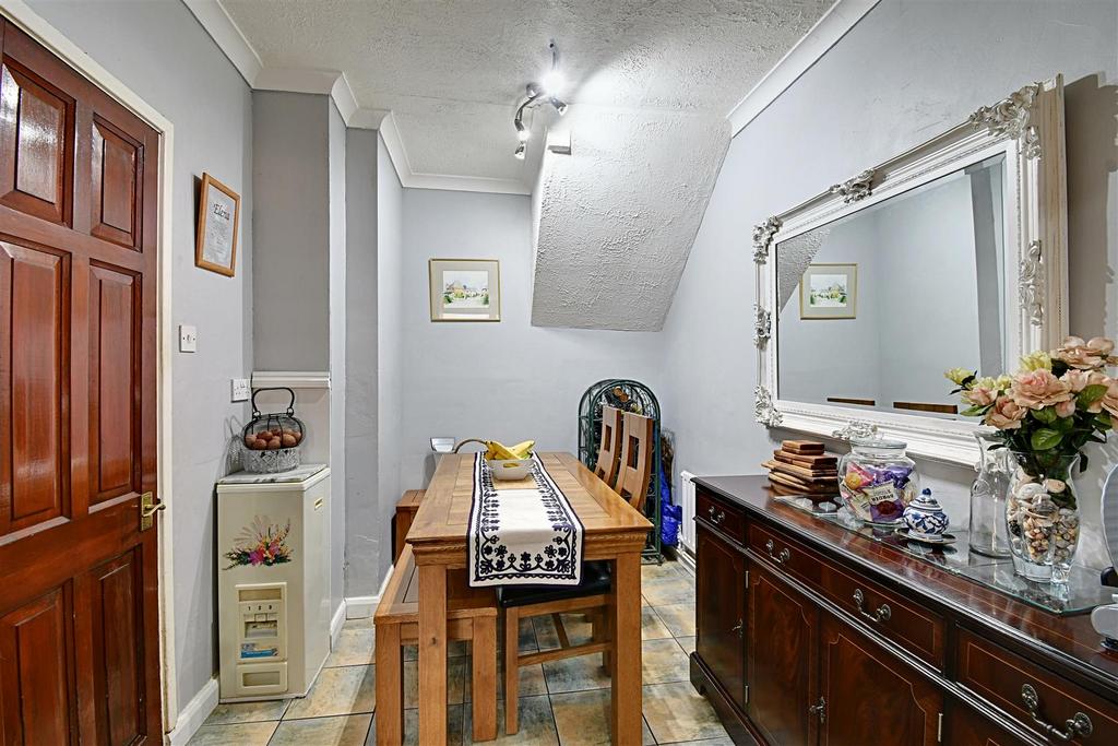 Dining Area.jpg