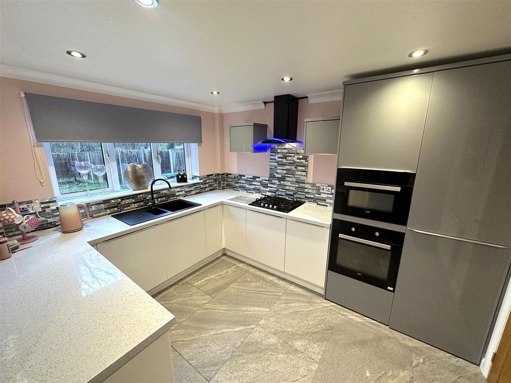 Maesbrook Close, Banks, Southport 4 bed detached house for sale £299,950