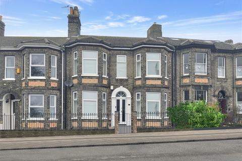 3 bedroom terraced house for sale - Alexandra Road, Lowestoft