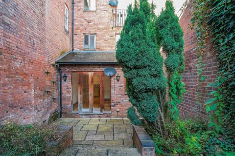 1 bedroom flat for sale, The Garden Flat, High Street, Warwick