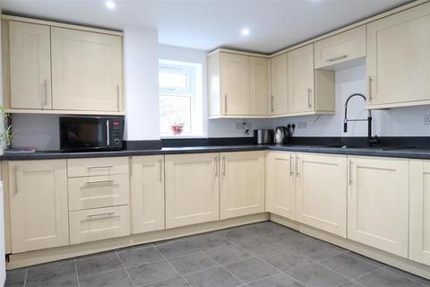 4 bedroom terraced house for sale, Dingle Road, Penarth CF64