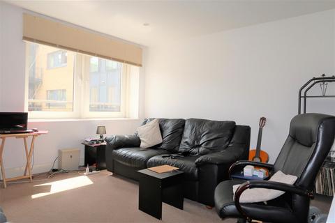 1 bedroom apartment for sale, Ferry Court, Cardiff CF11