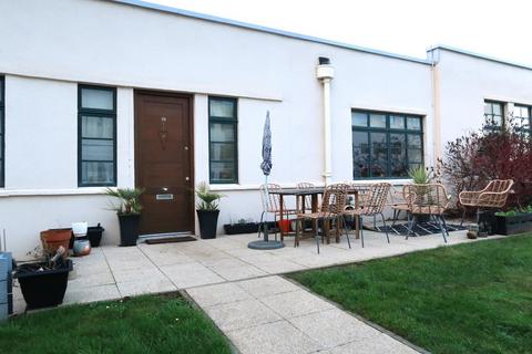 Apartment 18, Courtlands Hayes Road, Sully, Penarth, CF64 5QG