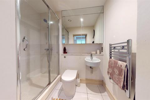 Apartment 18, Courtlands Hayes Road, Sully, Penarth, CF64 5QG