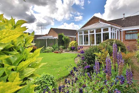 3 bedroom bungalow for sale, Thistle Downs, Northway, Tewkesbury