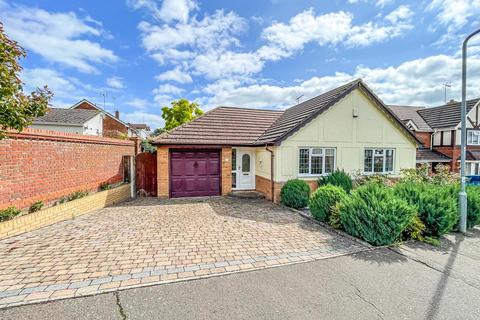 3 bedroom detached bungalow for sale - Jubilee Close, Hockley SS5