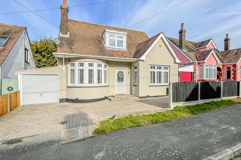 4 bedroom detached house for sale, Hawkwell Road, Hockley SS5