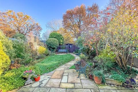 30 Burnham Road, Hullbridge, Hockley, SS5 6BQ