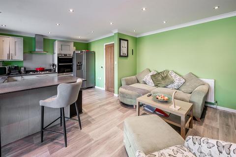17 Ashley Close, Kingswinford, DY6 9SX