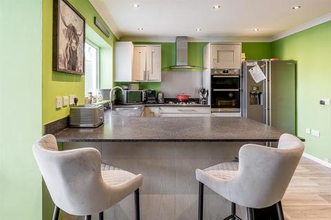 17 Ashley Close, Kingswinford, DY6 9SX