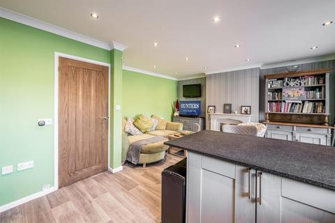 17 Ashley Close, Kingswinford, DY6 9SX
