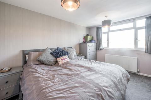 17 Ashley Close, Kingswinford, DY6 9SX