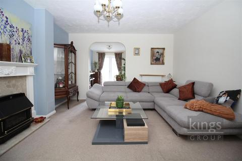 29 Challinor, Church Langley, Harlow, CM17 9XA