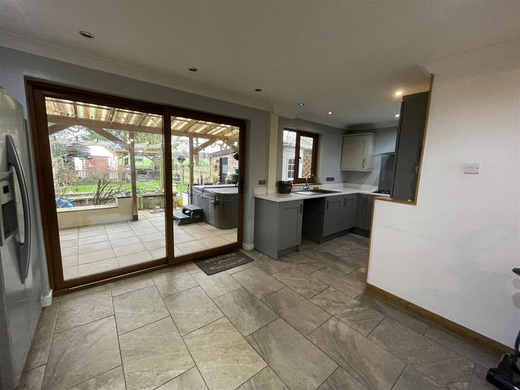 Kitchen/Dining Room