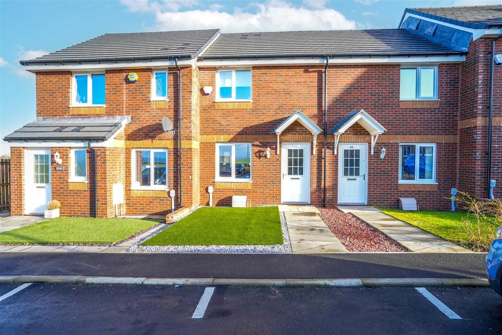 Sinclair Place, Law ML8 2 bed terraced house for sale £129,995