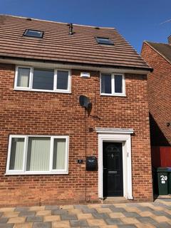 8 bedroom terraced house to rent, Charter Avenue, Coventry CV4