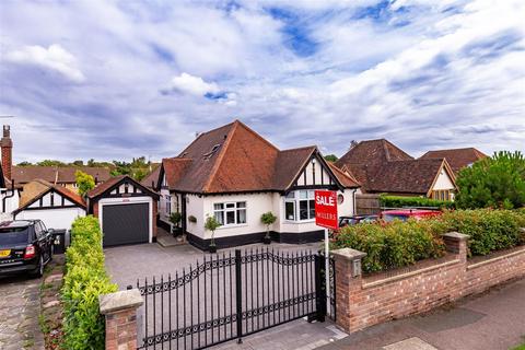 42 Forest Drive, Theydon Bois, Epping, CM16 7EZ