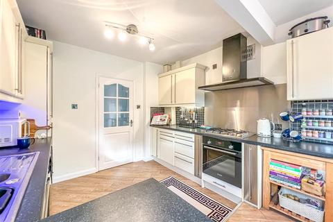 5 Cornhill Avenue, Hockley, SS5 5BY