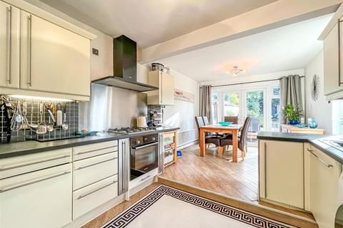 5 Cornhill Avenue, Hockley, SS5 5BY