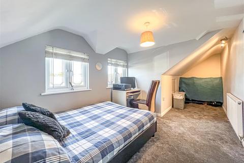 5 Cornhill Avenue, Hockley, SS5 5BY