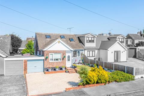 9 Clayspring Close, Hockley, SS5 5AW