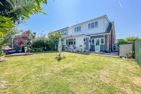 9 Clayspring Close, Hockley, SS5 5AW