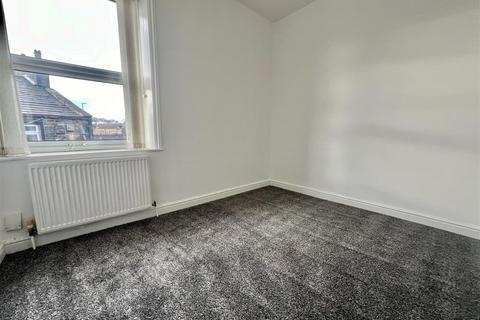 26 Back Lane, Queensbury, Bradford, BD13 1EY
