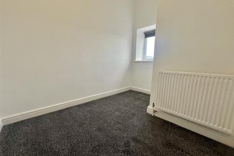 26 Back Lane, Queensbury, Bradford, BD13 1EY