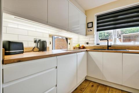 10 Odiham Close, Tamworth, B79 8SB