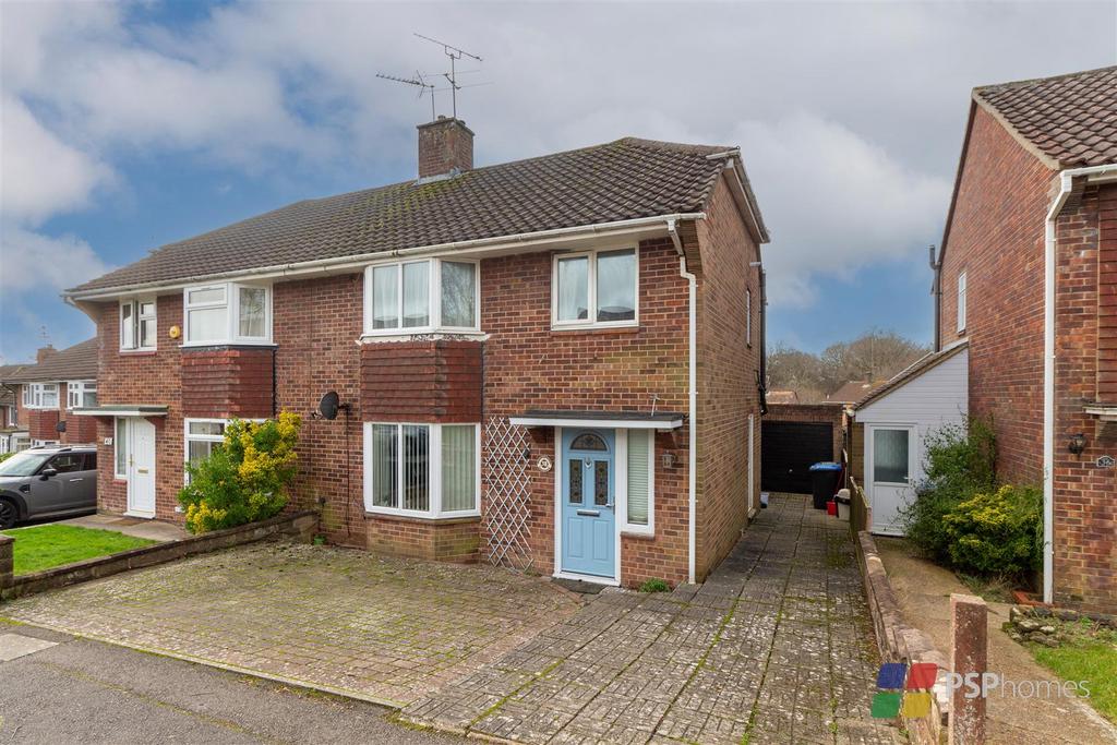 Sheppeys, Haywards Heath 3 bed semi-detached house for sale - £385,000