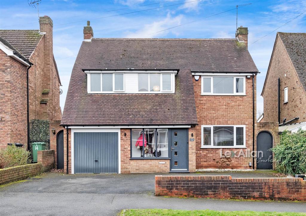 Swindell Road, Pedmore, Stourbridge 3 bed detached house for sale £