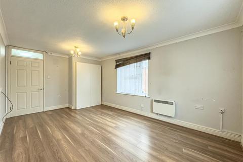 1 bedroom flat for sale, Akenfield Close, Chelmsford CM3