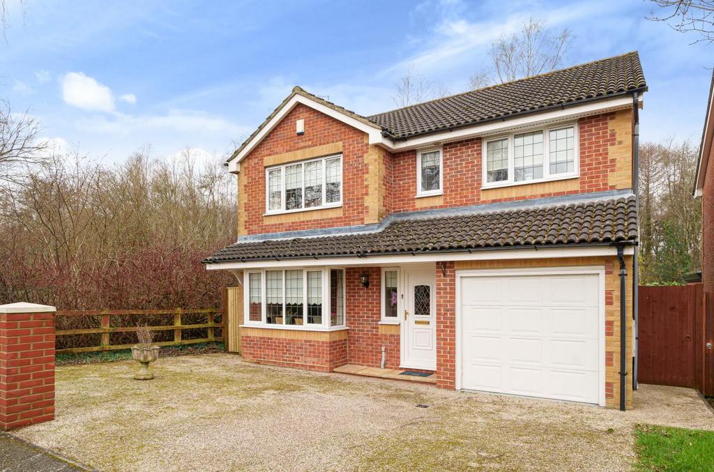 Sandringham Close, Knightwood Park, Chandler's Ford 4 bed detached
