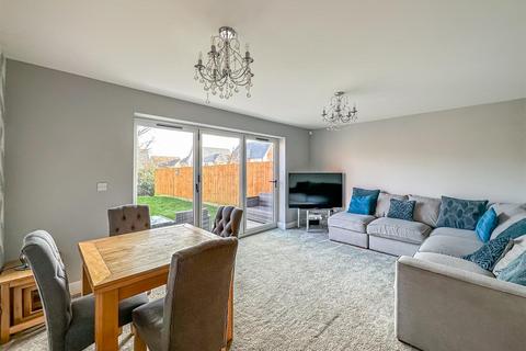 21 Highwell Gardens, Hawkwell, Hockley, SS5 4LY