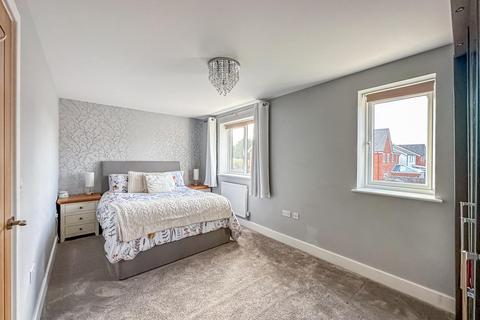 21 Highwell Gardens, Hawkwell, Hockley, SS5 4LY