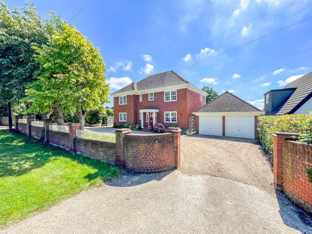 Hockley Road, Rayleigh SS6 5 bed detached house for sale £1,050,000