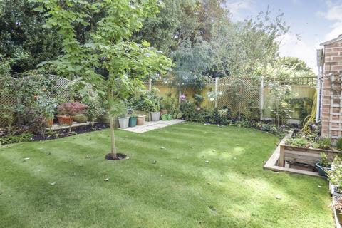 9 Farthingate Close, Southwell, NG25 0HU