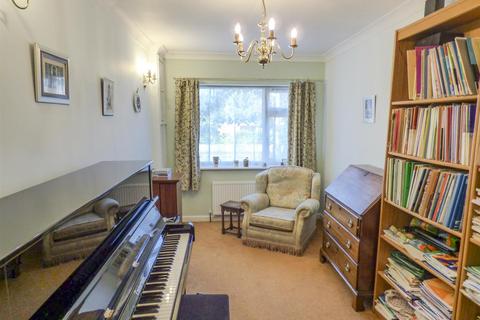 9 Farthingate Close, Southwell, NG25 0HU