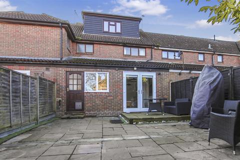 3 bedroom terraced house for sale, Roding Drive, Kelvedon Hatch, Brentwood