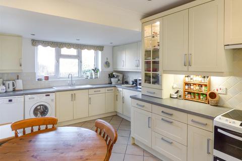 6 Farthingate, Southwell, NG25 0HT